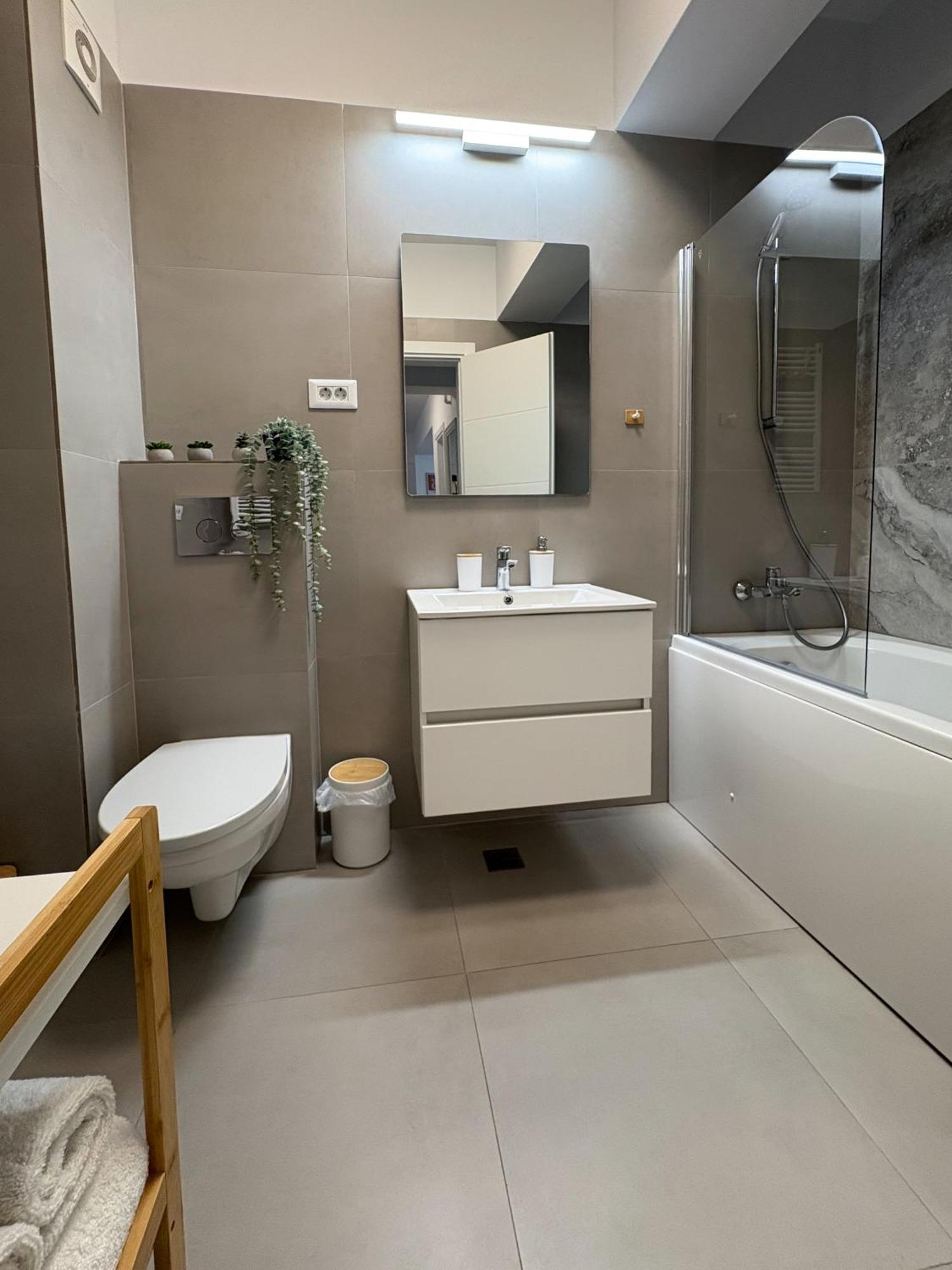 The Cozy Flat - Modern, New, 2 Rooms Apartment, Parking 부쿠레슈티 외부 사진